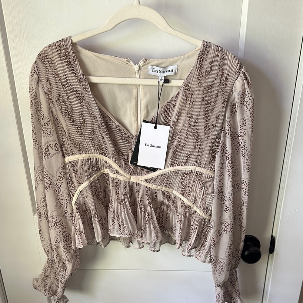 En Saison Women's NWT size large 
En Saison Ever Top